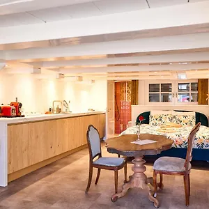 https://studio-next-to-skinny-bridge-near-rembrandtsquare.amsterdamhotelsnl.com
