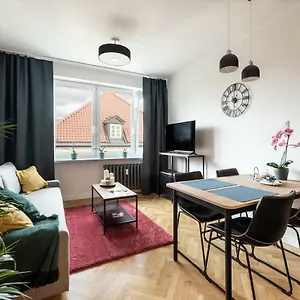 https://apartament-ogrod-krasinskich.warsawhotelspoland.com